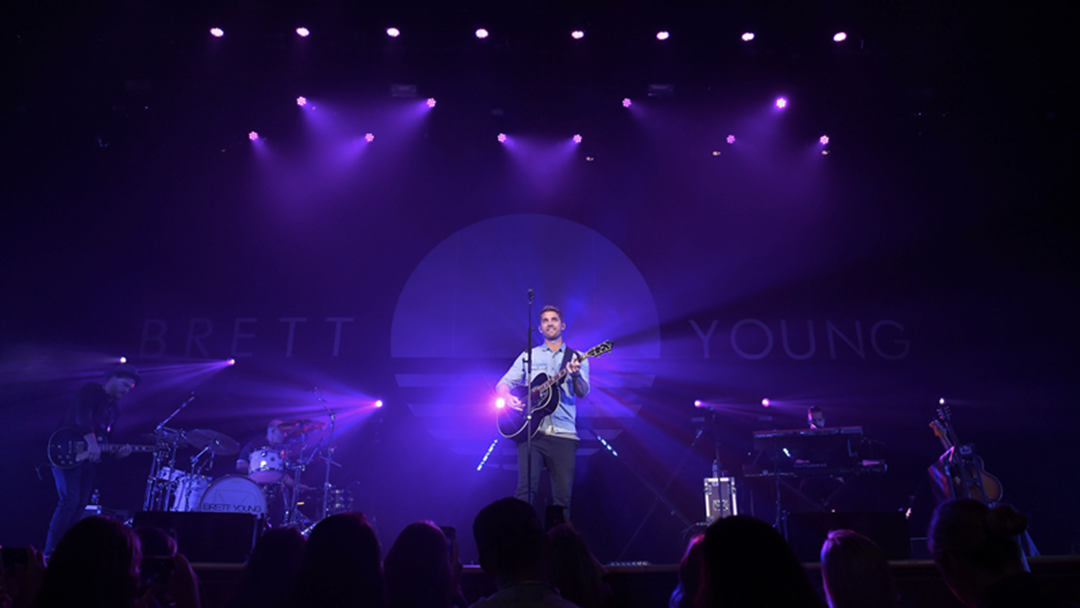 Article heading image for Brett Young Earns Standing Ovation at Sold Out Ryman Auditorium Headline Show