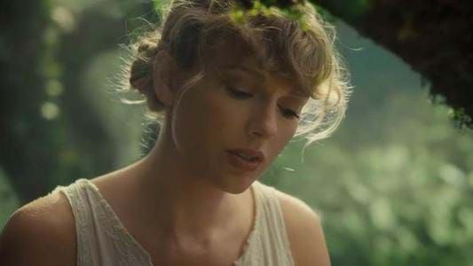 Taylor Swift Drops The Emotional Video For Her New Song Cardigan Hit Network 