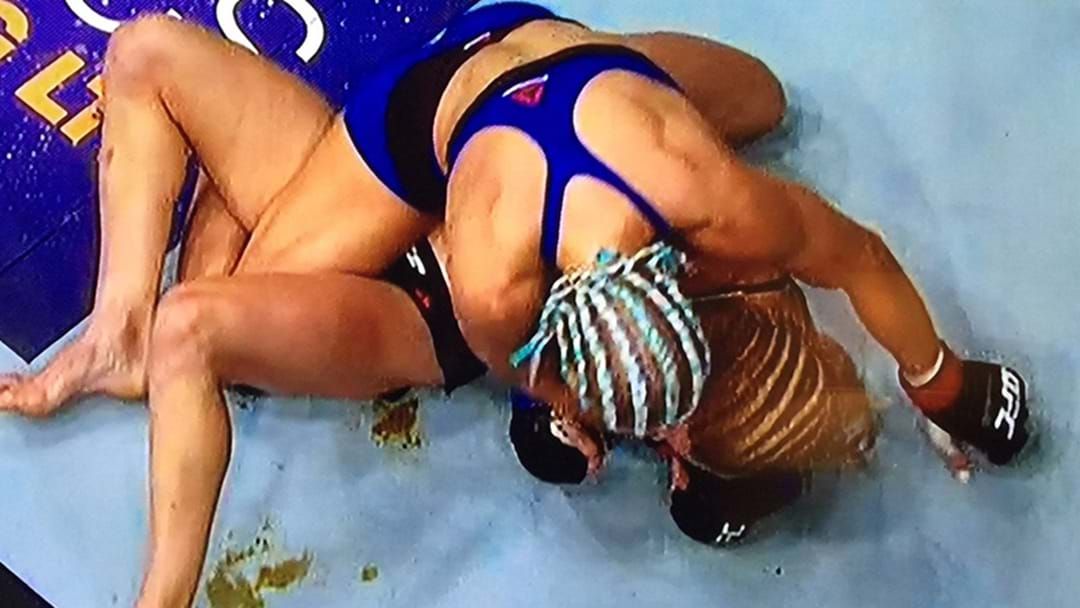 A Female UFC Fighter Has Shit Herself In The Middle Of A Fight On Live TV |  Triple M