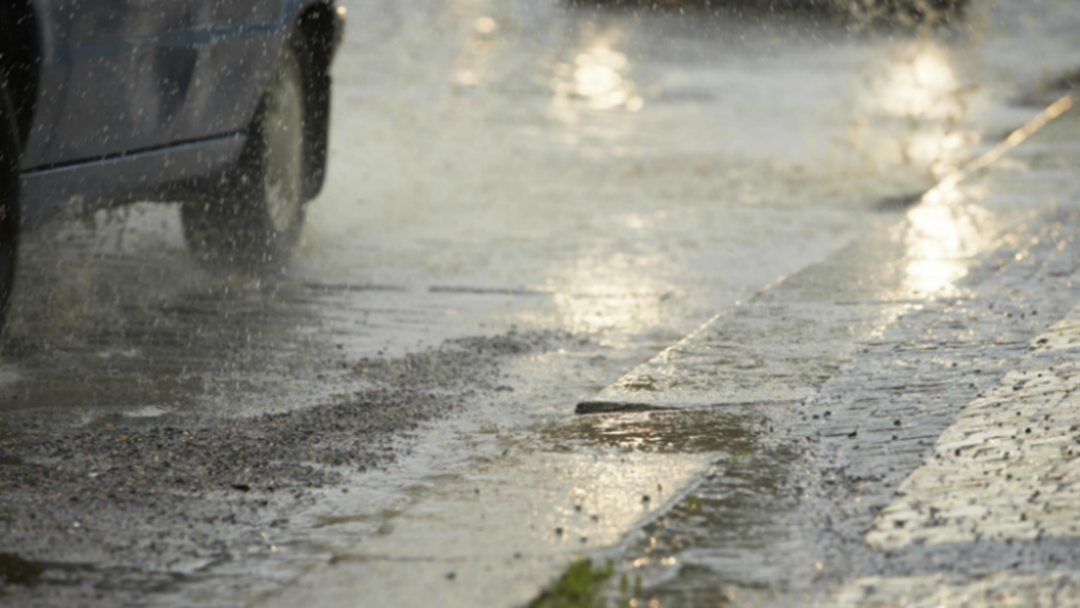 Traffic Alert - Driving in Wet Weather - Triple M